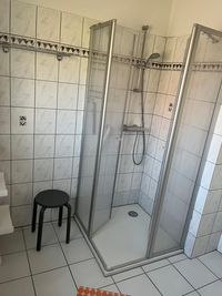 das untere Badezimmer, Duschseite